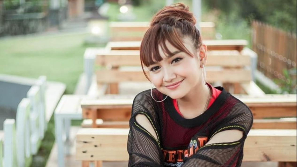 Penampilan Berponi Jihan Audy Bikin Gemas