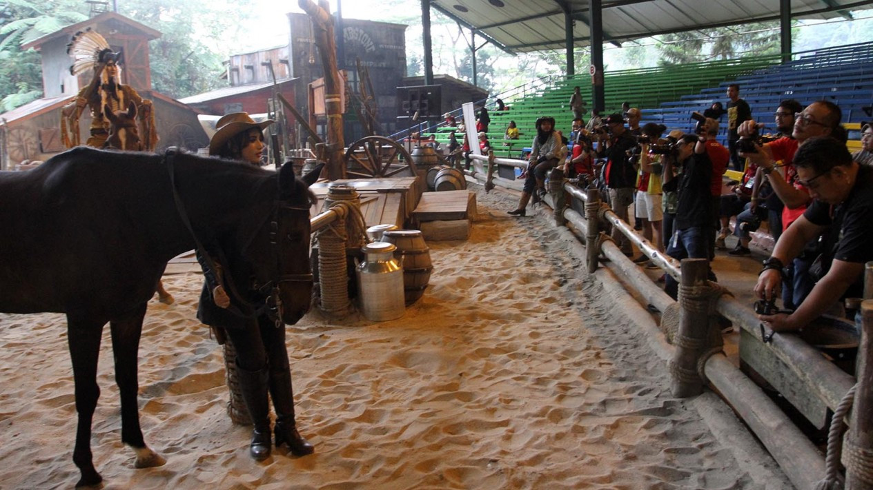 Serunya Lomba Foto Satwa di Taman Safari