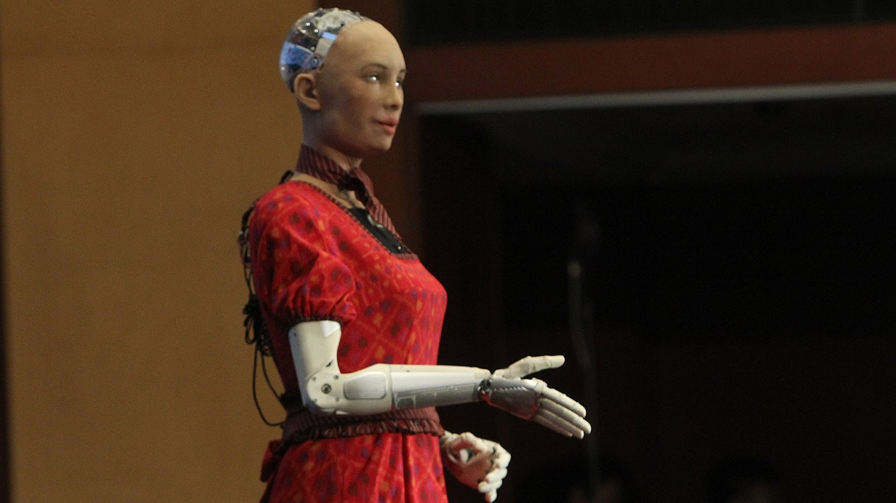 Melihat Robot Tercerdas di Dunia Kenakan Batik