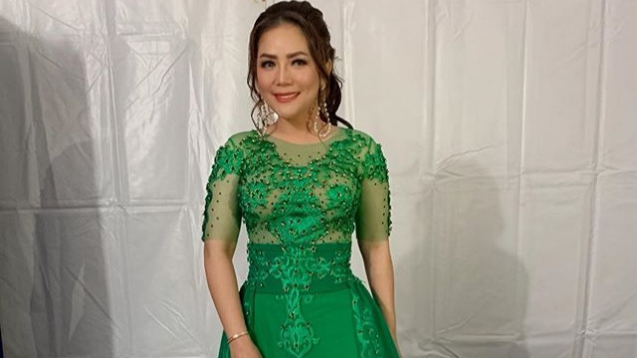 Cantiknya Kristina Bergaun Hijau