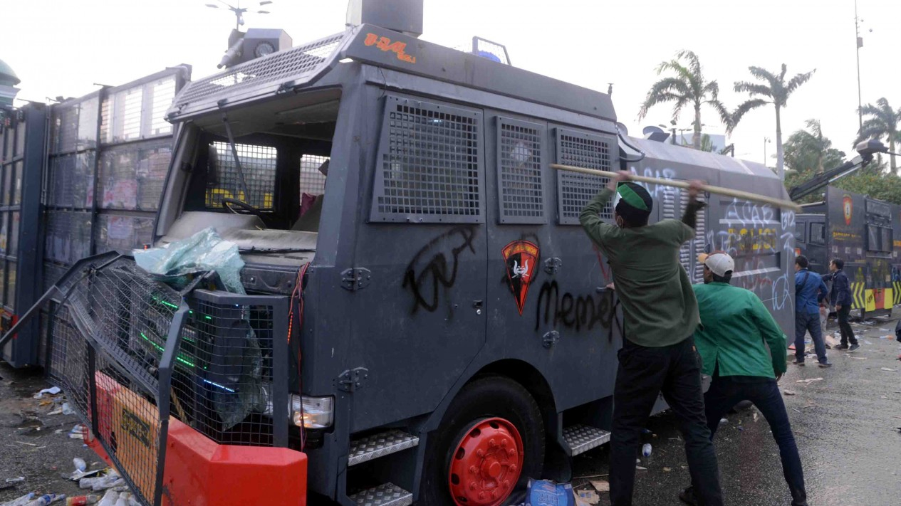 Aksi Demonstrasi Tolak RKUHP dan UU KPK di DPR