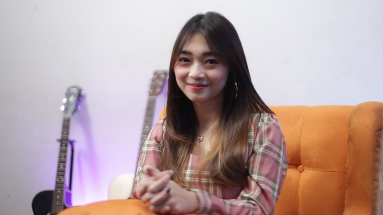 Potret Sendy Ariani Ketika Mengunjungi Kantor JagoDangdut.com