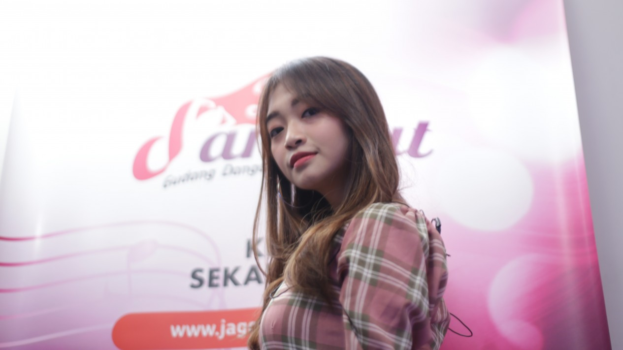 Potret Sendy Ariani Ketika Mengunjungi Kantor JagoDangdut.com