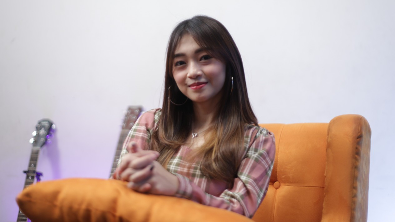 Potret Sendy Ariani Ketika Mengunjungi Kantor JagoDangdut.com