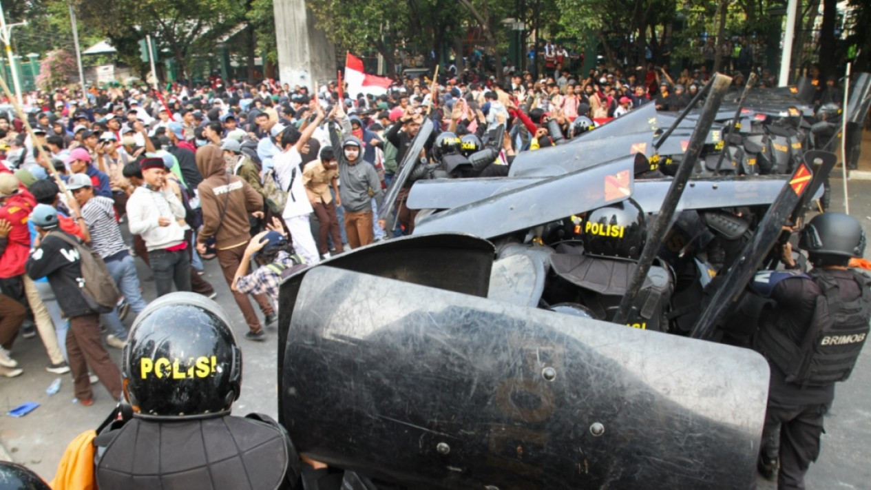 Demo Pelajar STM di DPR Rusuh