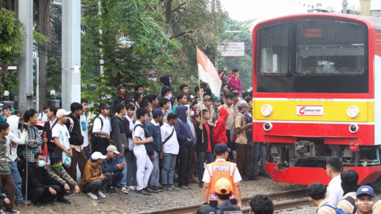 Demo Pelajar STM di DPR Rusuh