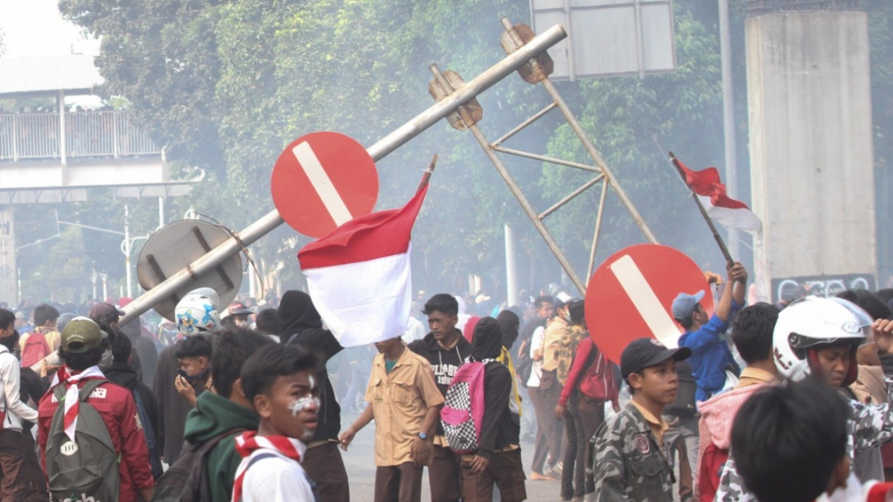 Demo Pelajar STM di DPR Rusuh