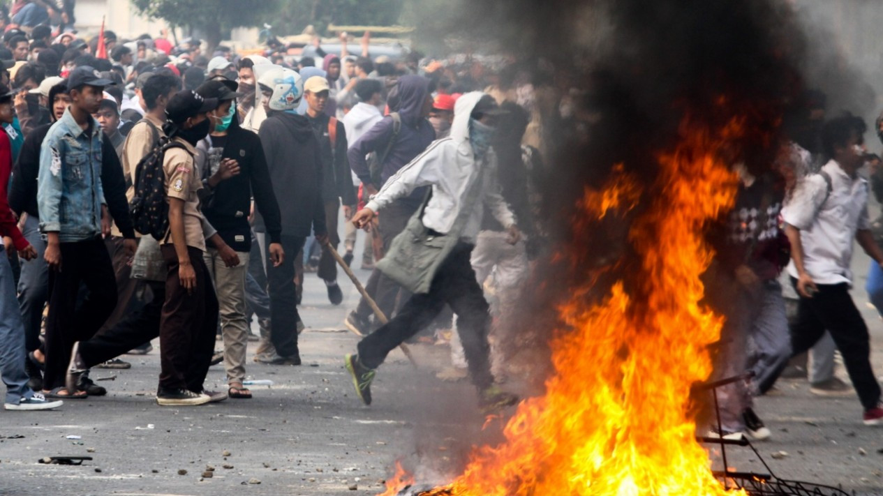 Demo Pelajar STM di DPR Rusuh