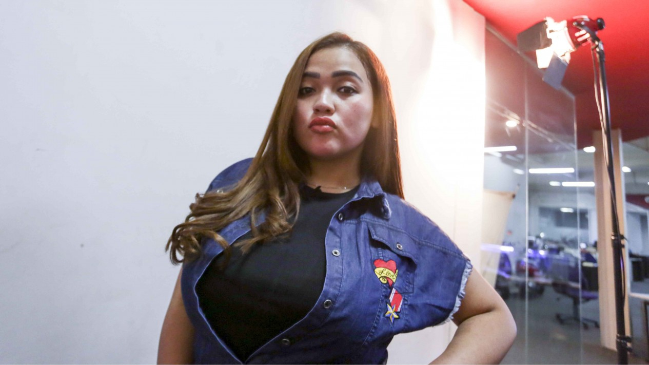 Kunjungi VIVA.co.id, Clara Duo Semangka Bikin 'Melotot'