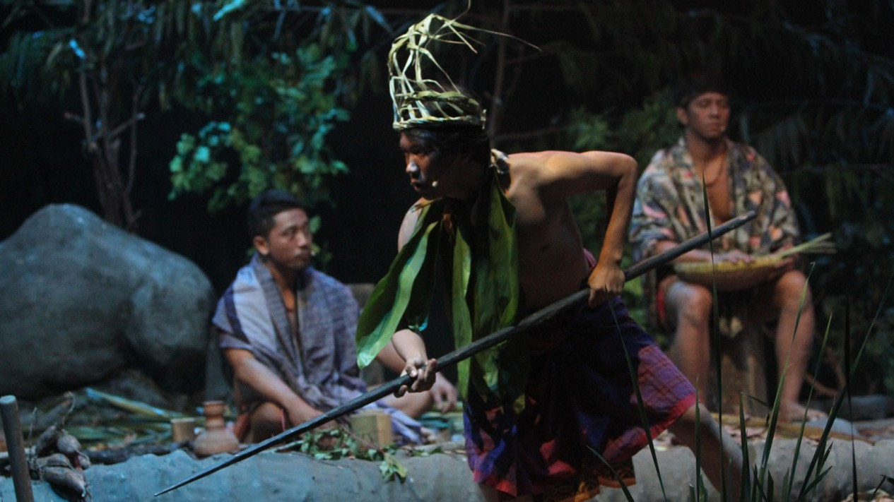Beralas Bumi Beratap Langit: Kisah Anak Rimba Jambi