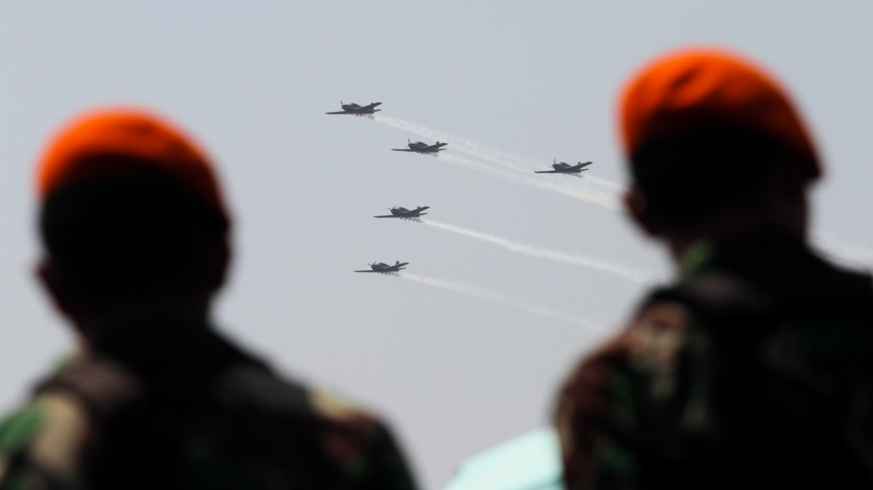 Atraksi Defile Pesawat di HUT TNI ke-74, Keren!