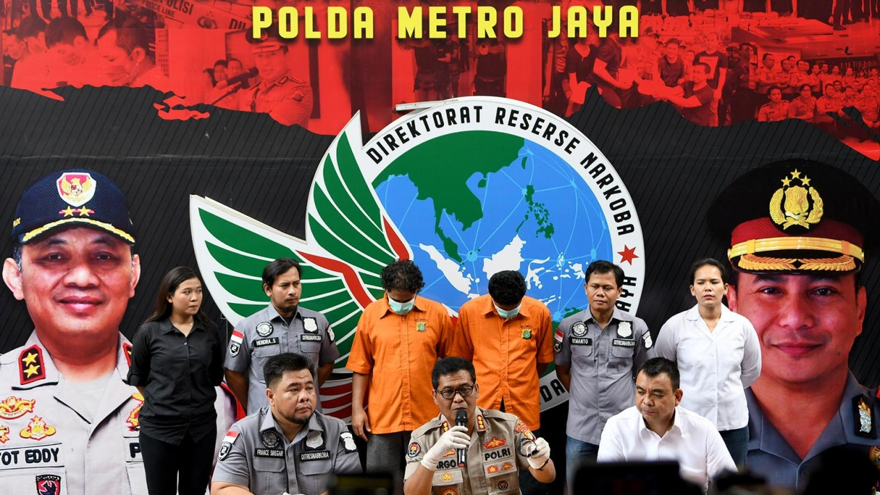 Foto-foto Muhammad Basurrah, Suami Dhawiya Terjerat Sabu
