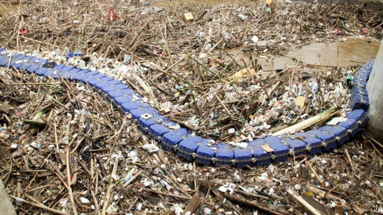 Mengerikan, Pintu Air Manggarai Penuh Sampah