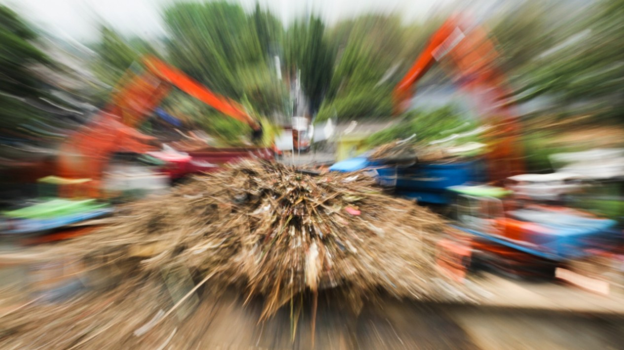 Mengerikan, Pintu Air Manggarai Penuh Sampah