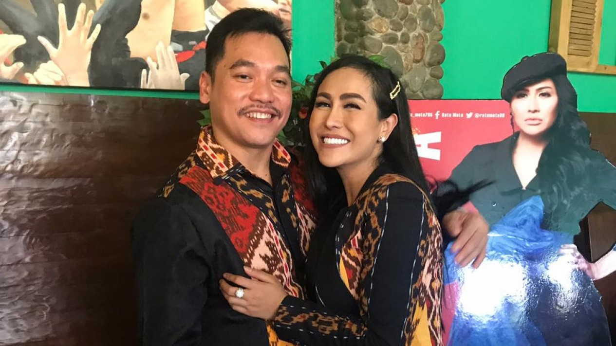 Ratu Meta Pamer Kemesraan dengan Suami, Launching Tempat Ngopi