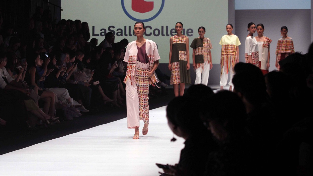 Parade Busana di Jakarta Fashion Week 2020