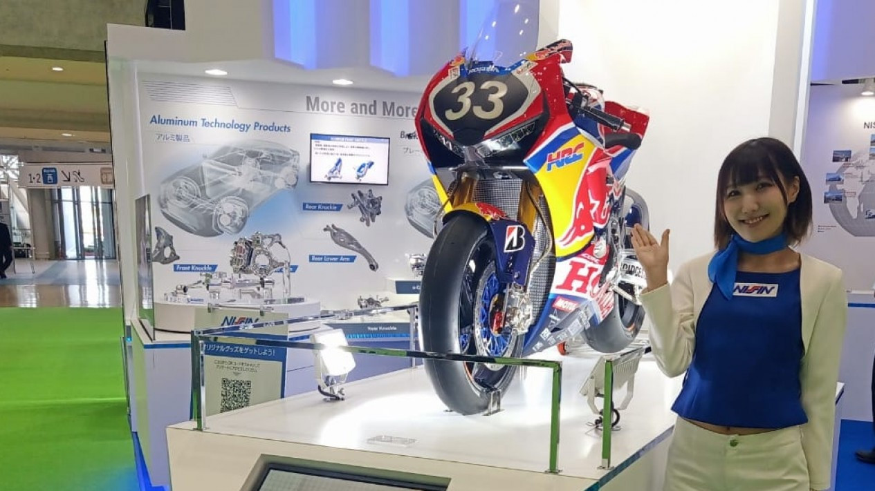 Deretan SPG Cantik di Gelaran Tokyo Motor Show 2019