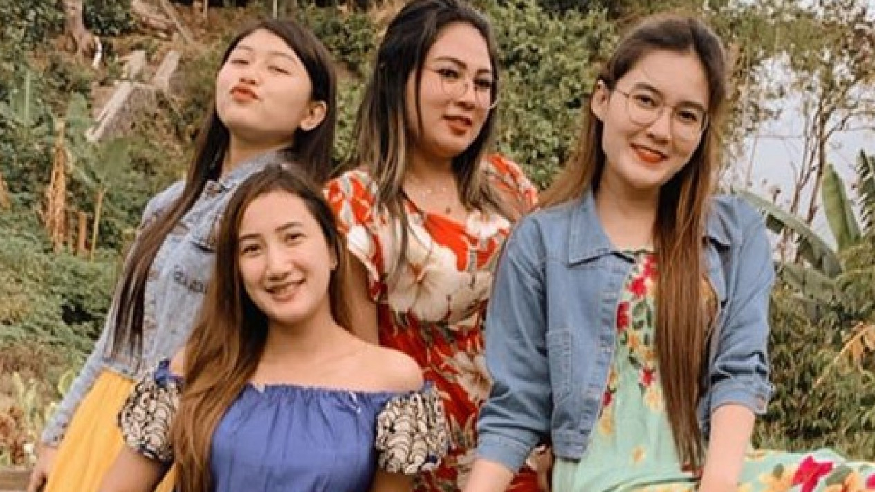 Bikin Pangling, Cantiknya Nella Kharisma Pakai Daster