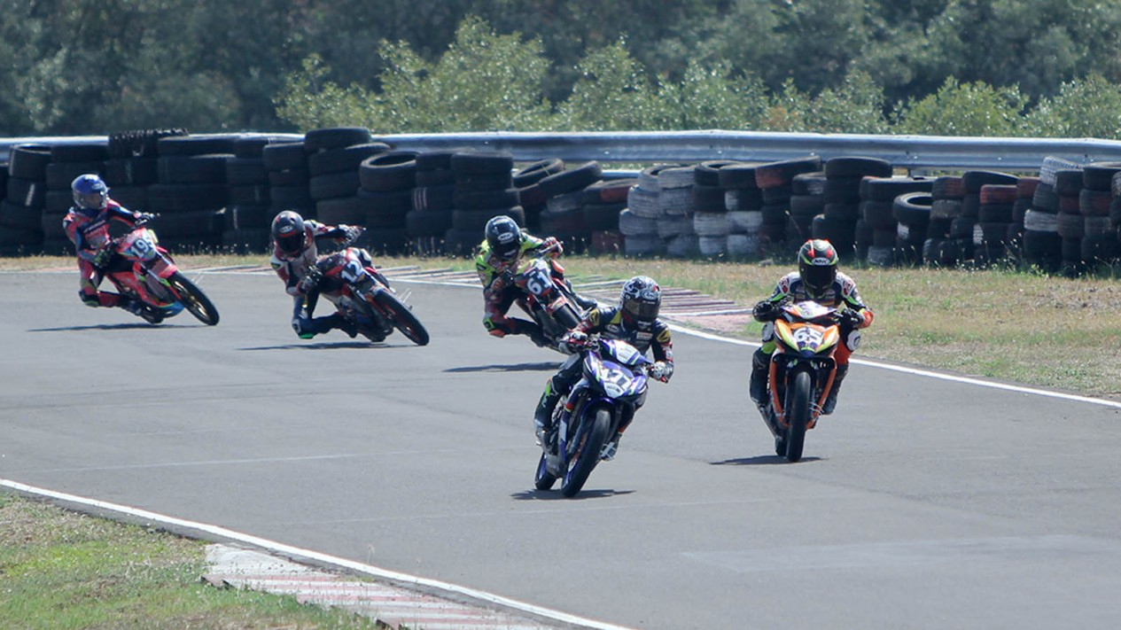 Kualifikasi Grand Final Oneprix di Surabaya