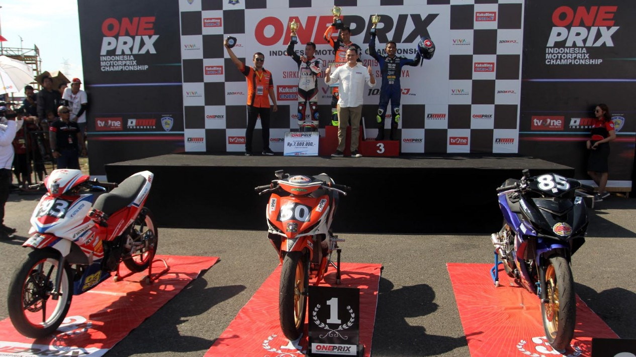 Rafid Topan Juarai Balapan Pertama Expert Oneprix Surabaya
