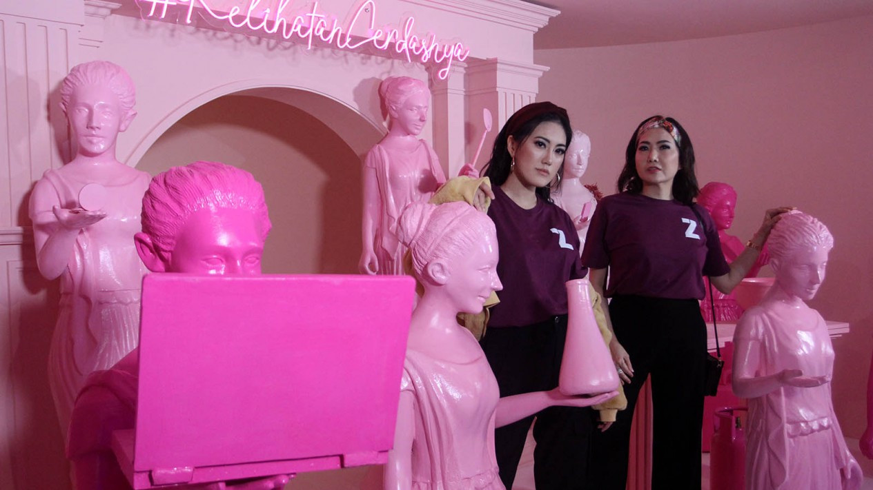 Wisata Selfie di Seni Instalasi Foto Poze