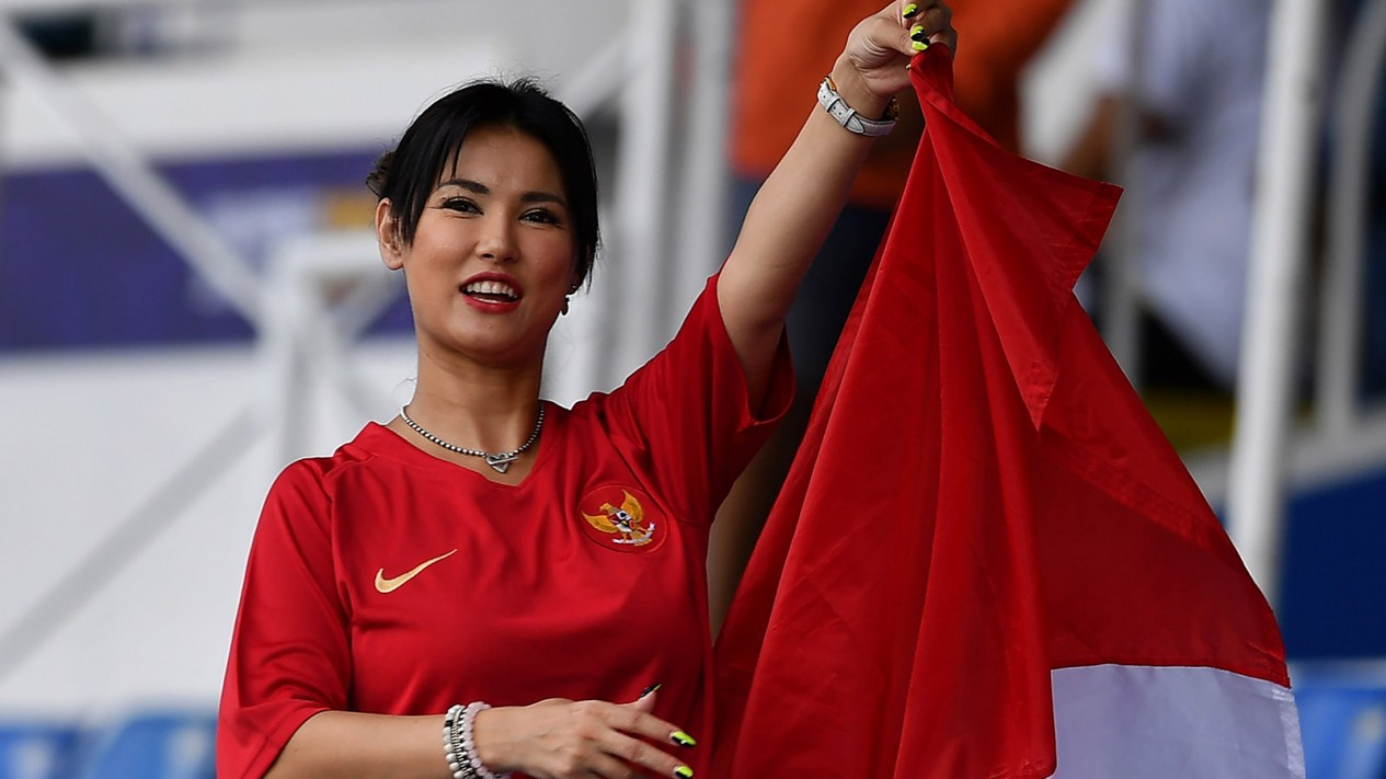 Maria Ozawa Nonton Pertandingan Timnas Indonesia