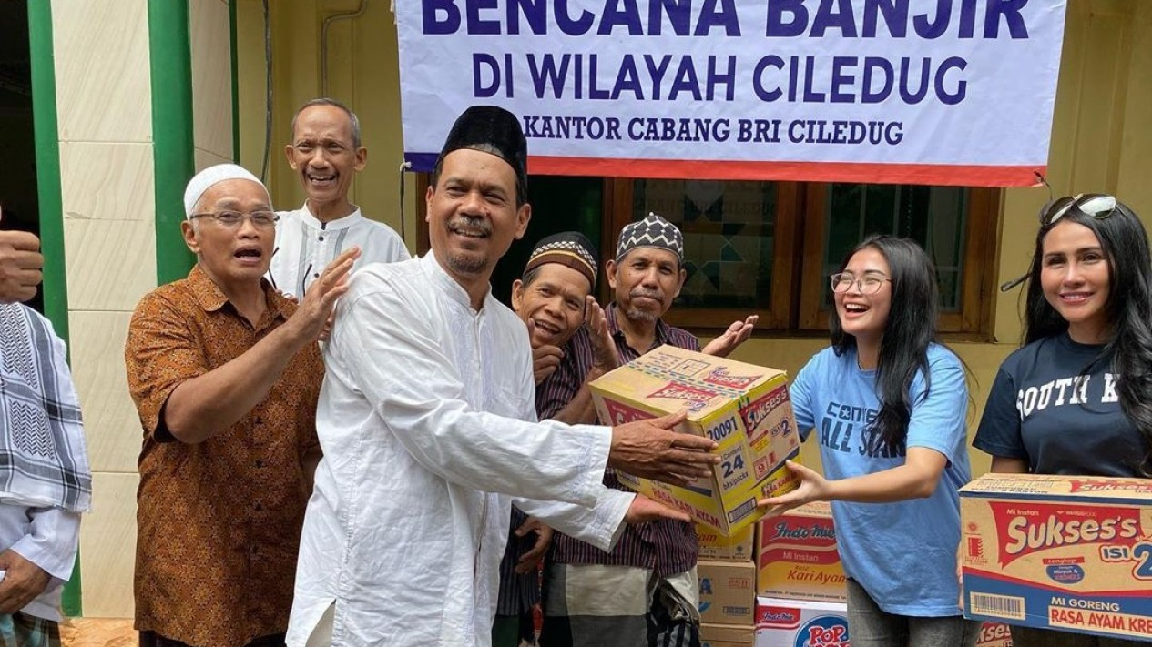 Potret Kepedulian Ovy Sovianty Terhadap Korban Banjir