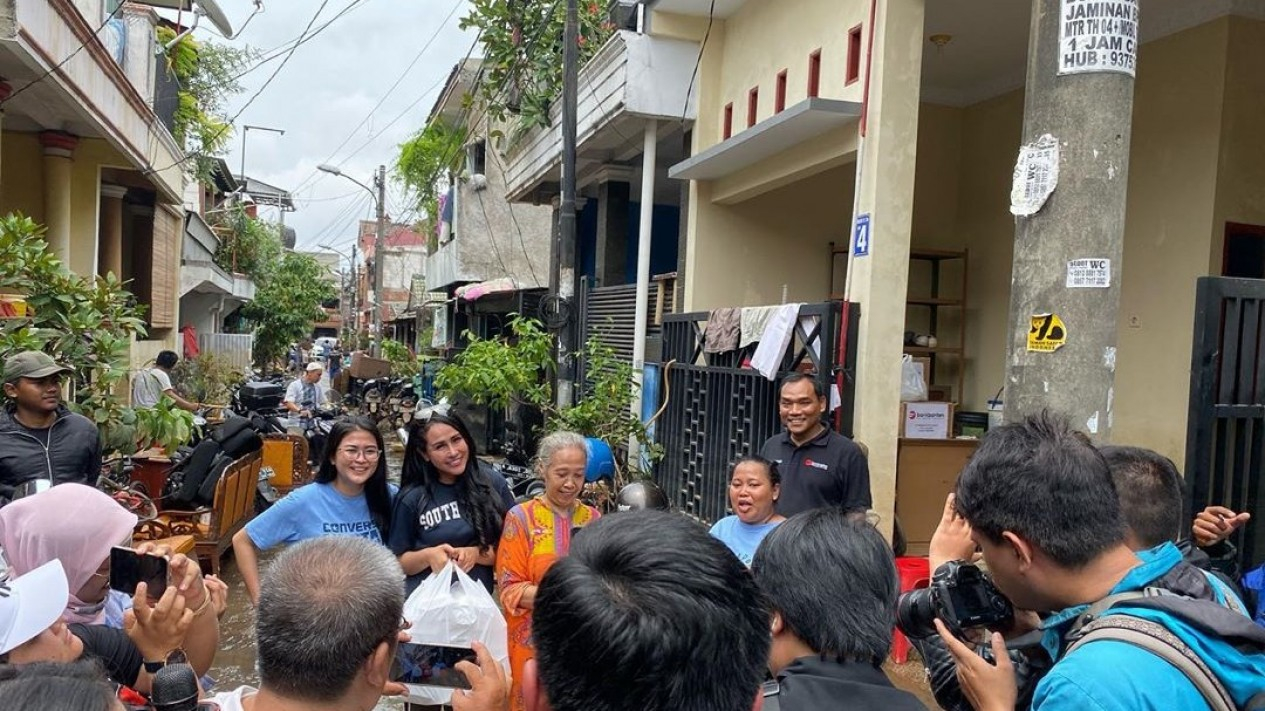 Potret Kepedulian Ovy Sovianty Terhadap Korban Banjir