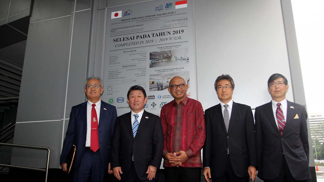 Menlu Jepang Jajal MRT