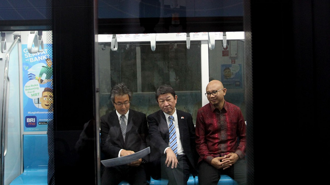 Menlu Jepang Jajal MRT