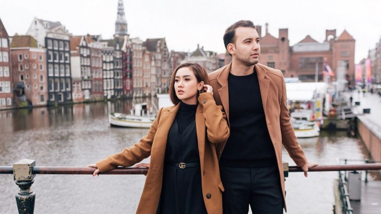Potret Romantis Cita Citata Bersama Roy Geurts di Belanda