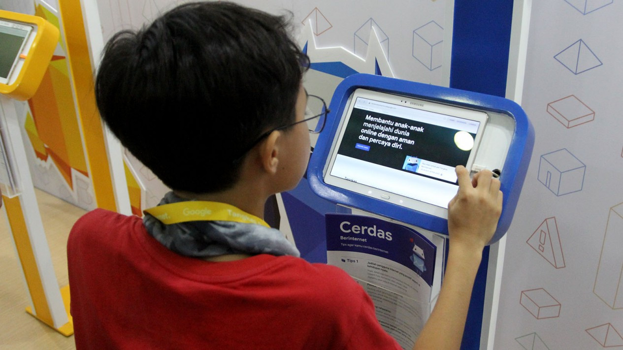Tangkas Berinternet Bagi Anak