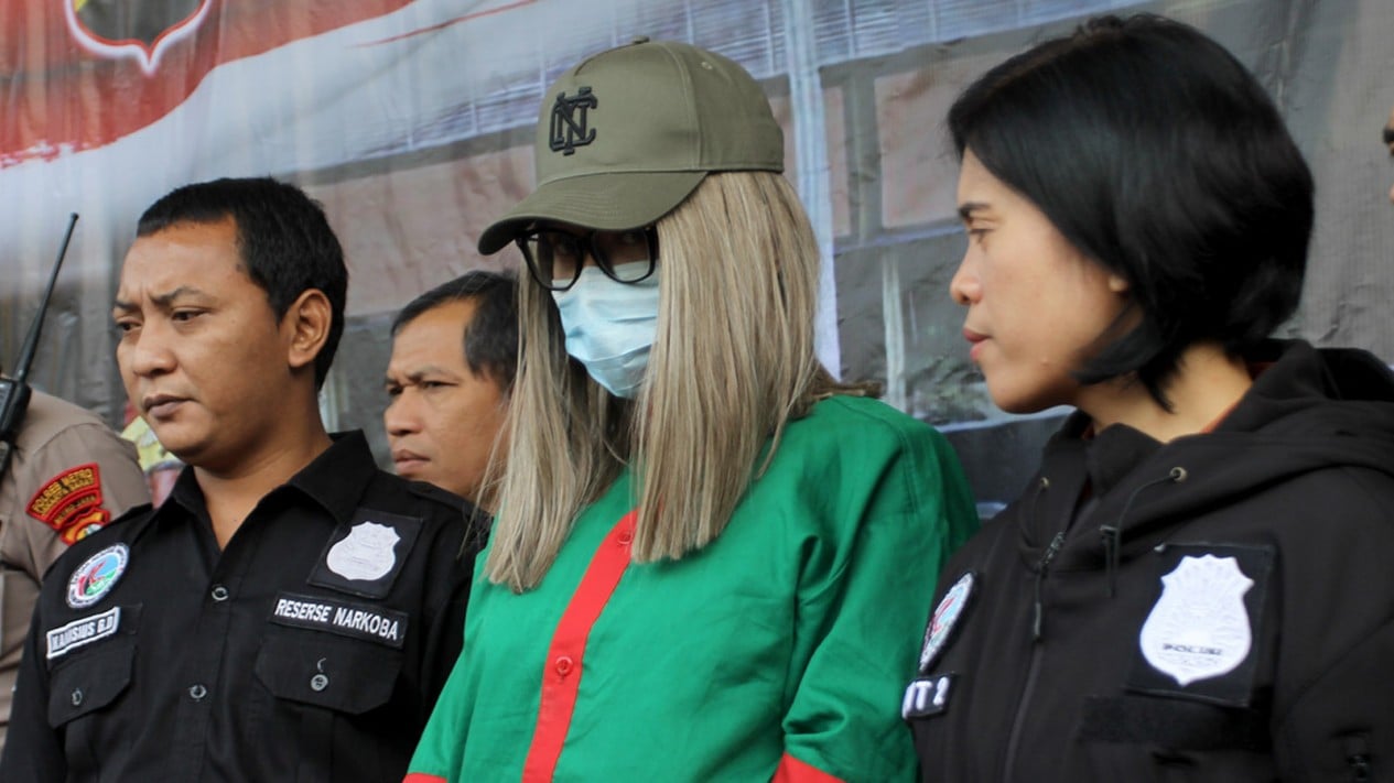 Terseret Narkoba, Lucinta Luna Diamankan Polisi