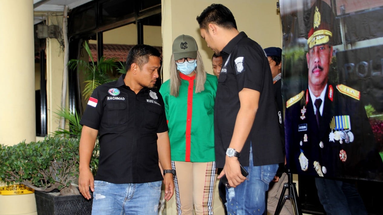 Terseret Narkoba, Lucinta Luna Diamankan Polisi