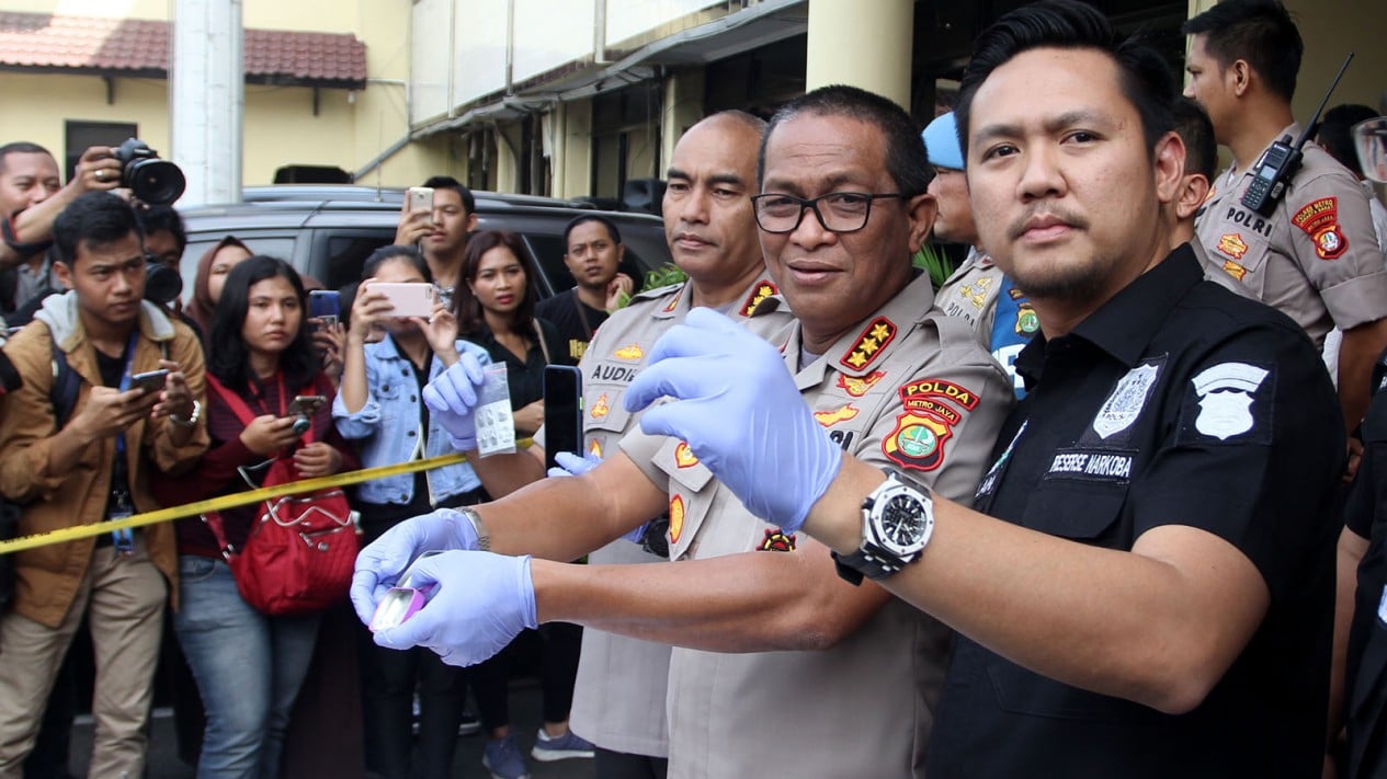 Terseret Narkoba, Lucinta Luna Diamankan Polisi