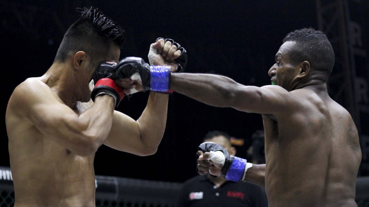 Duel Sengit, Zainal Bekuk Alfons
