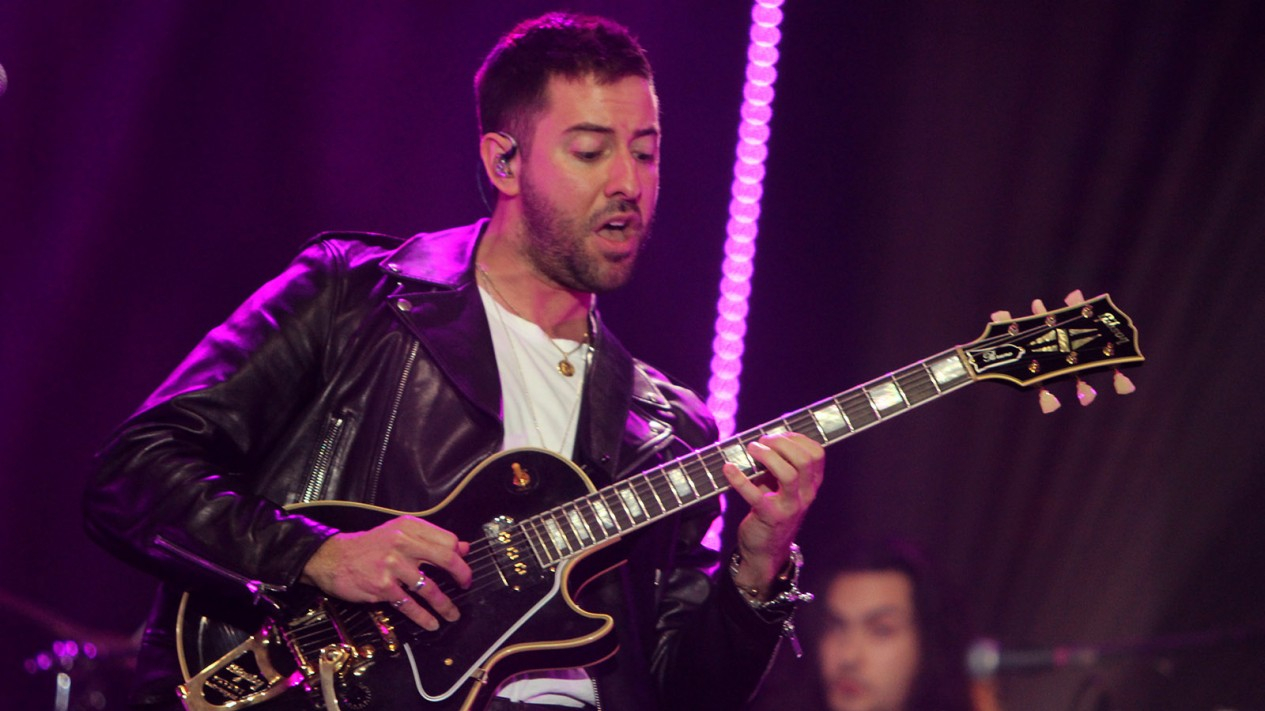 Aksi Bruno Major di Java Jazz Festival 2020