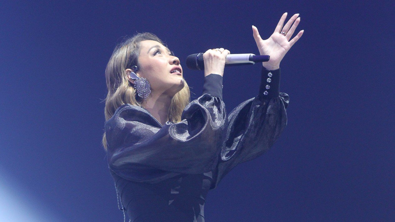Penampilan Bunga Citra Lestari di Romantic Valentine Concert