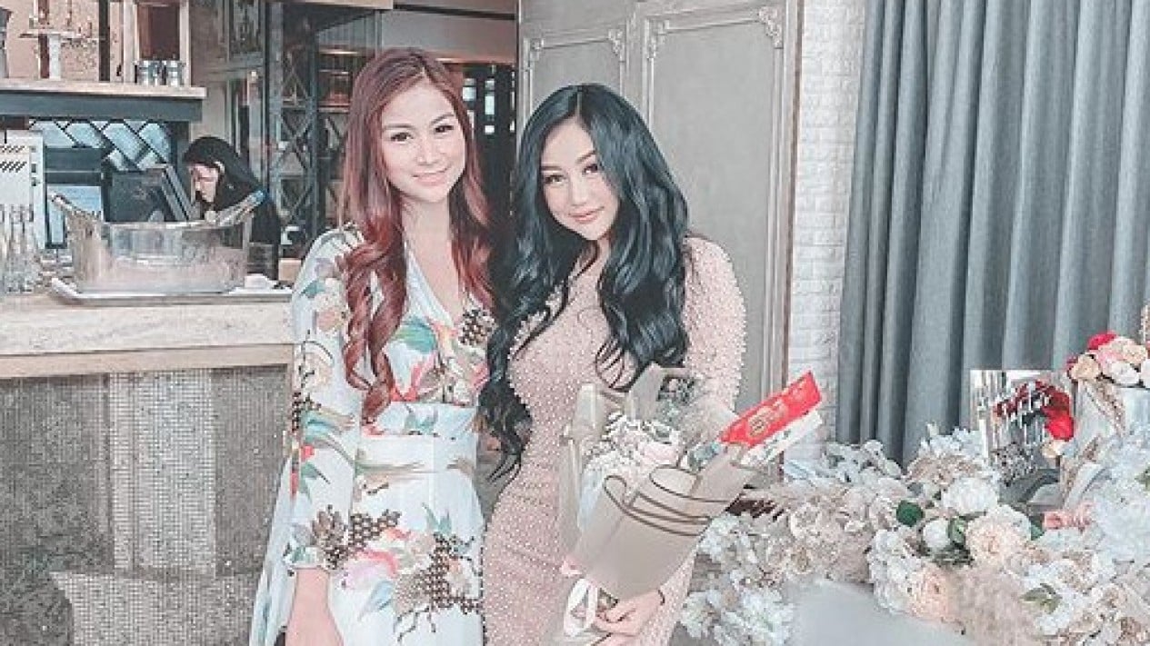 Cantiknya Pamela Safitri Rayakan HUT Bersama Wanita Cantik