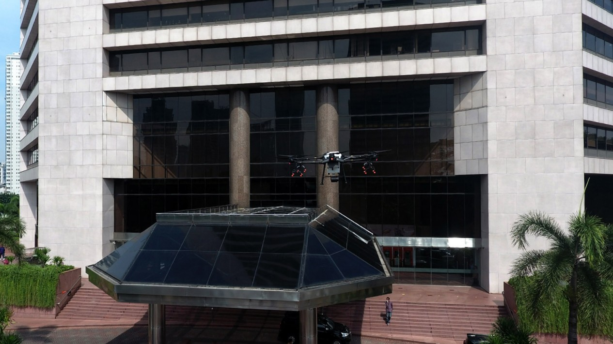 Penyemprotan Disinfektan dengan Drone