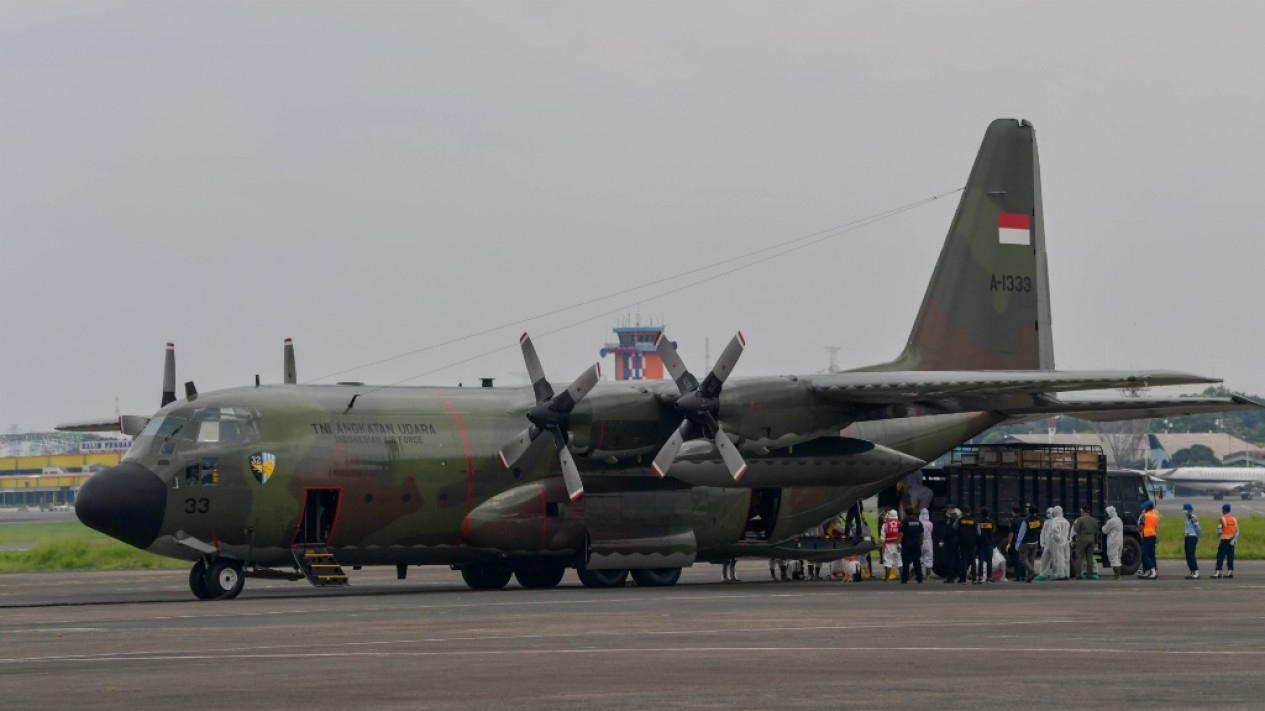 Pesawat TNI AU Pembawa Alat Kesehatan Tiba di Halim