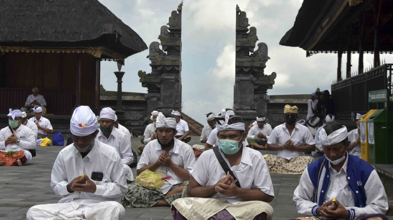 Upacara Peneduh Gumi di Bali Ditengah Pandemi Covid-19
