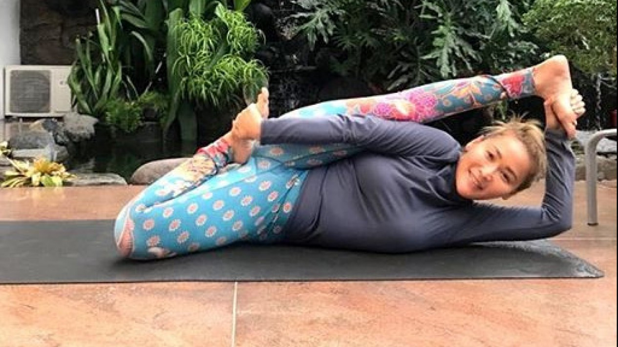 Potret Inul Daratista Yoga, Lentur Kayak Tulang Lunak