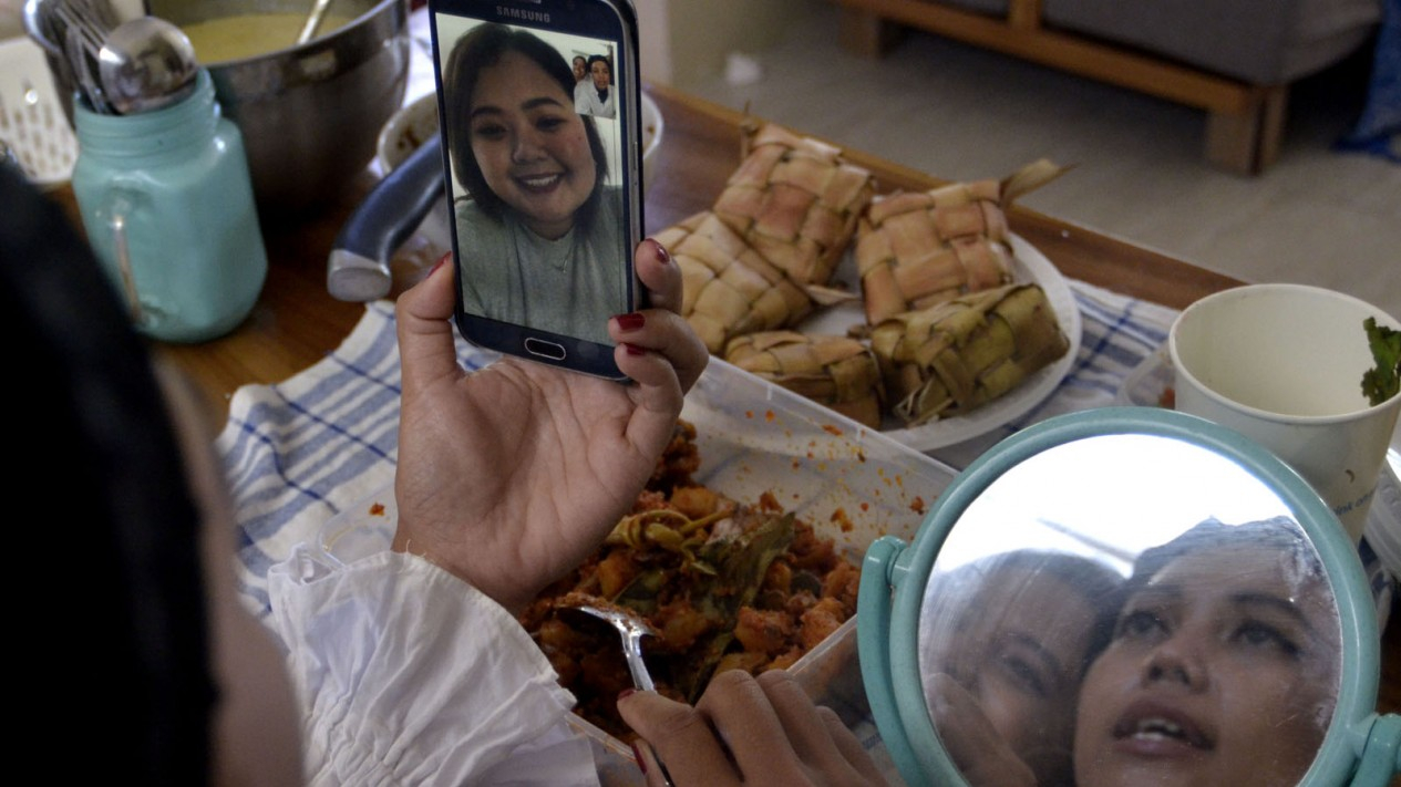 Silaturahmi Idul Fitri Secara Virtual dengan Panggilan Video