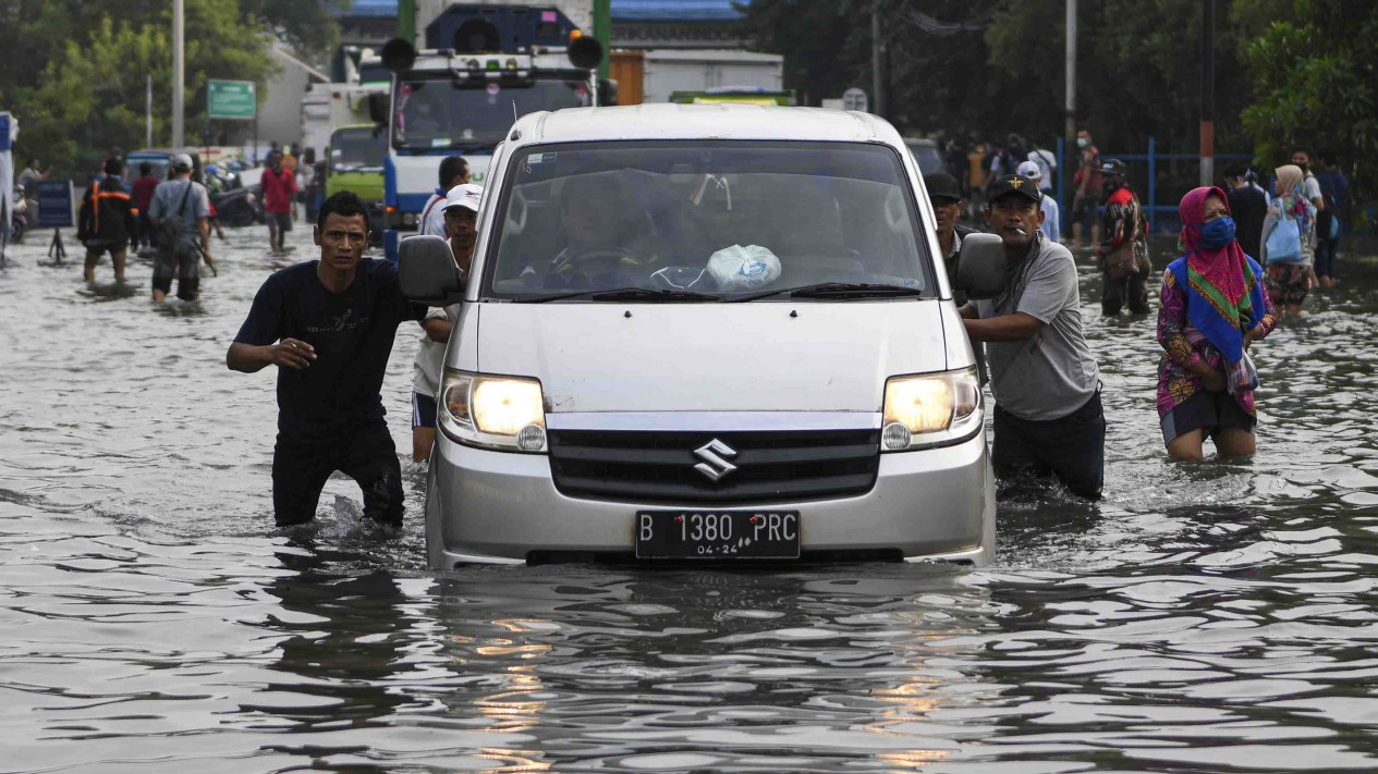 Corona Belum Usai, Banjir Rob Melanda Utara Jakarta