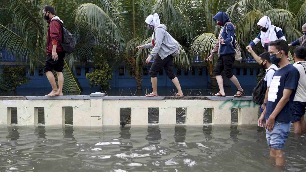 Corona Belum Usai, Banjir Rob Melanda Utara Jakarta
