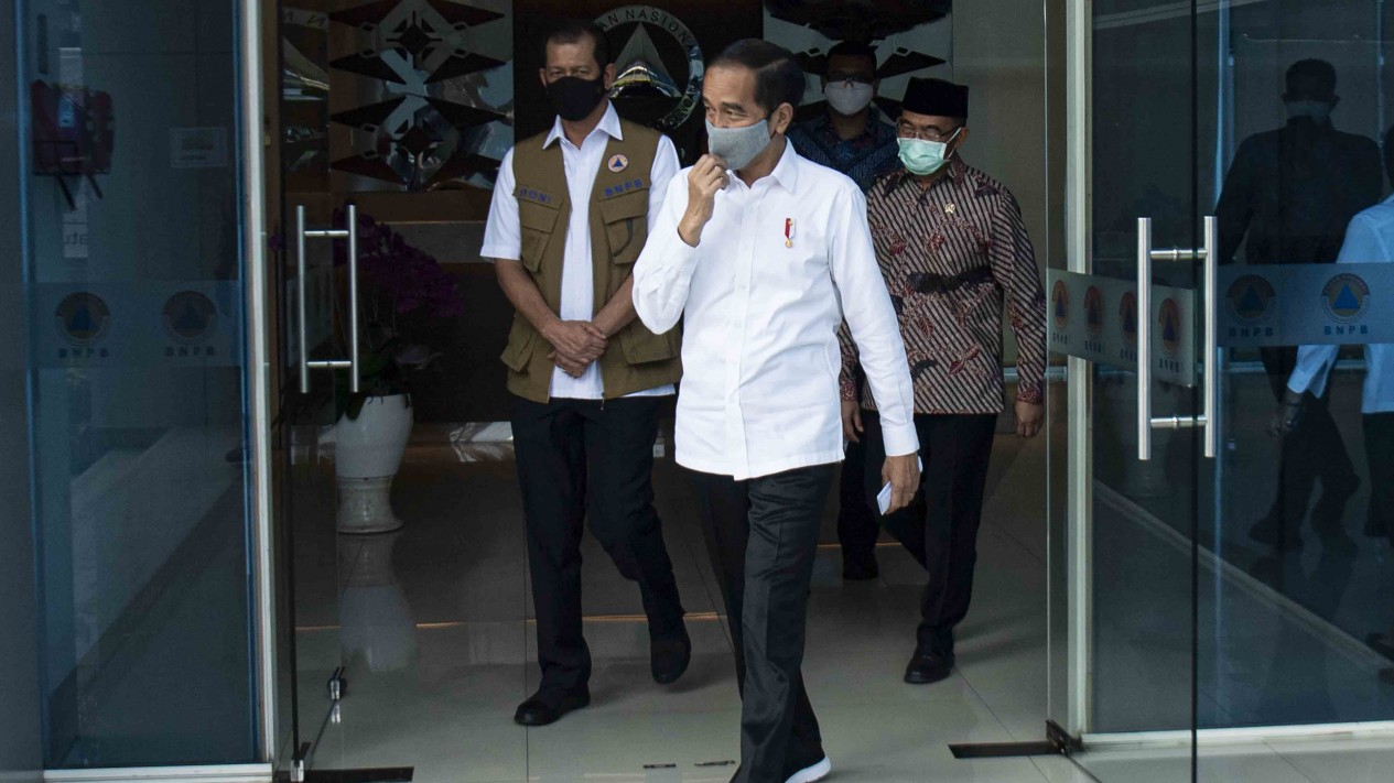 Presiden mengunjungi Kantor Gugus Tugas Nasional COVID-19