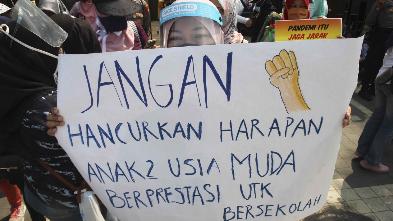Tolak PPDB Zonasi Usia Orang Tua Siswa Datangi Kemendikbud