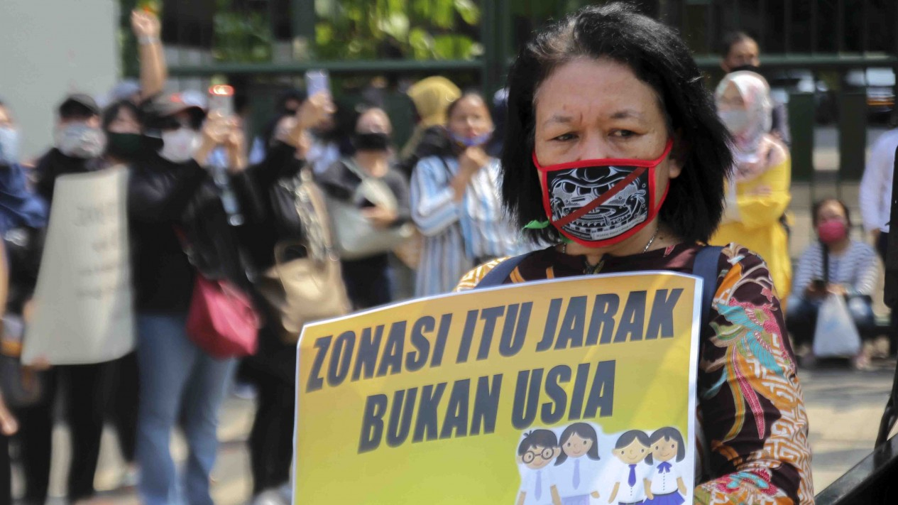 Tolak PPDB Zonasi Usia Orang Tua Siswa Datangi Kemendikbud