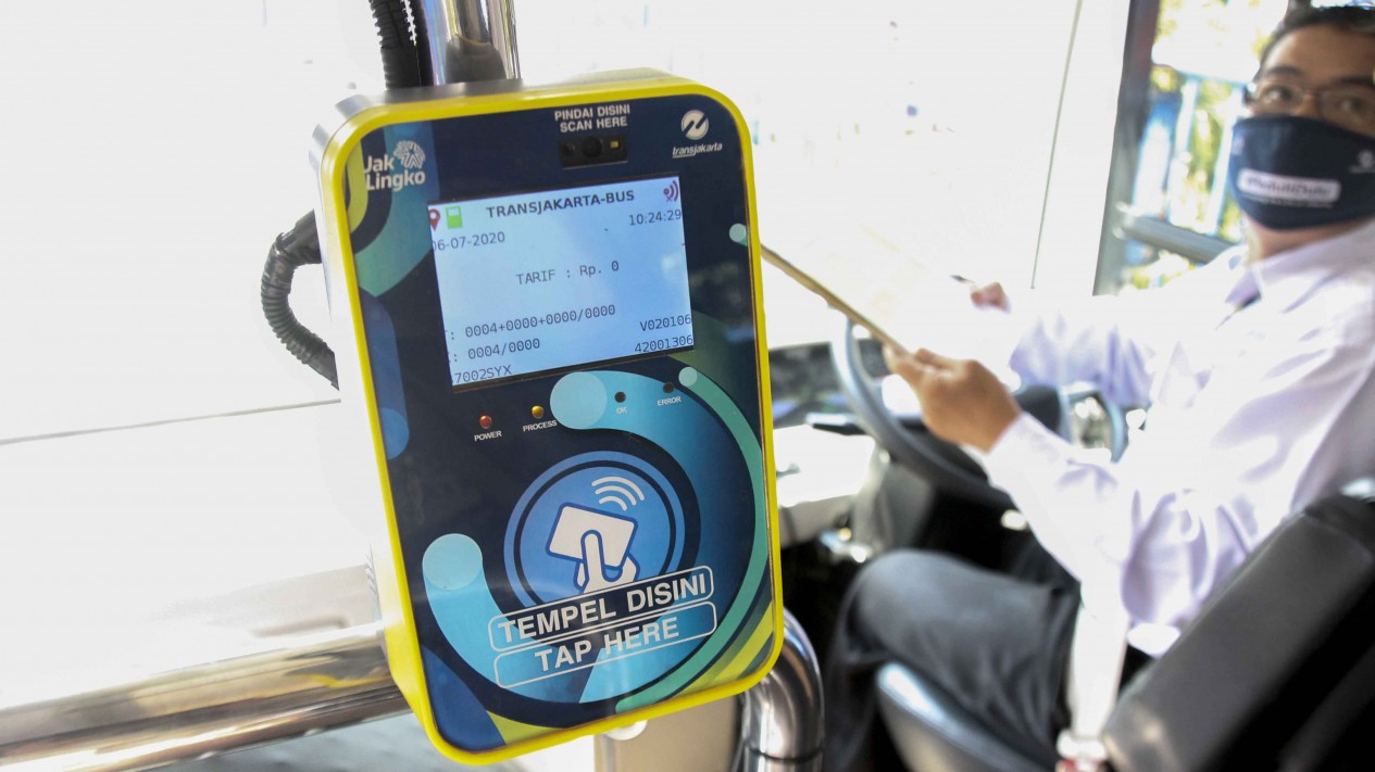 Transjakarta Gandeng Bakrie Autoparts Uji Coba Bus Listrik